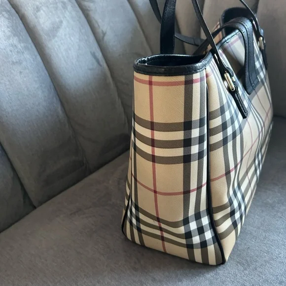 Burberry House Check Buckle Tote bag like new! - Picture 10 of 16